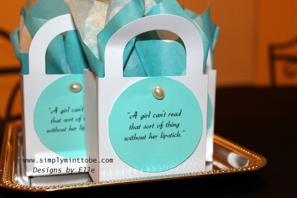 Tiffany's Gift Bag - 60+ Gift Ideas for 2023